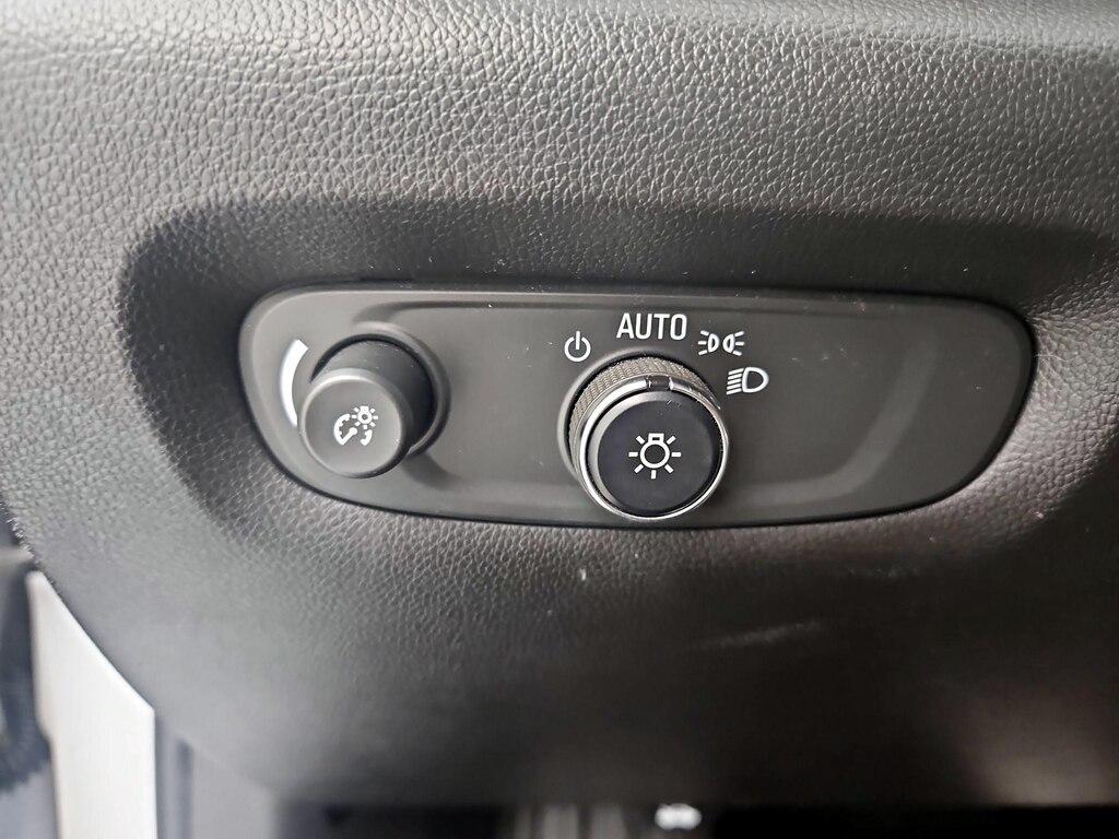 used 2022 Chevrolet Traverse car, priced at $28,998