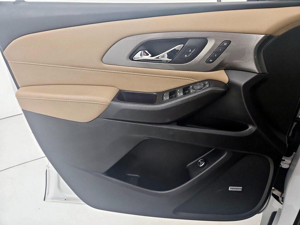 used 2022 Chevrolet Traverse car, priced at $28,998