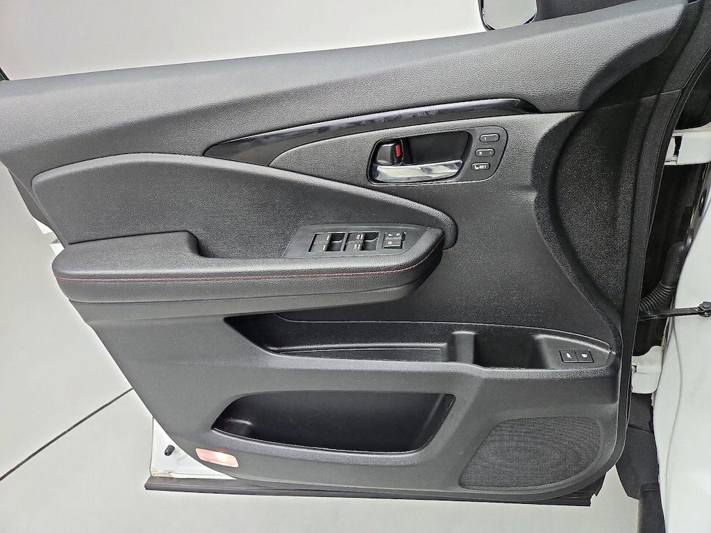 used 2022 Honda Pilot car, priced at $32,998