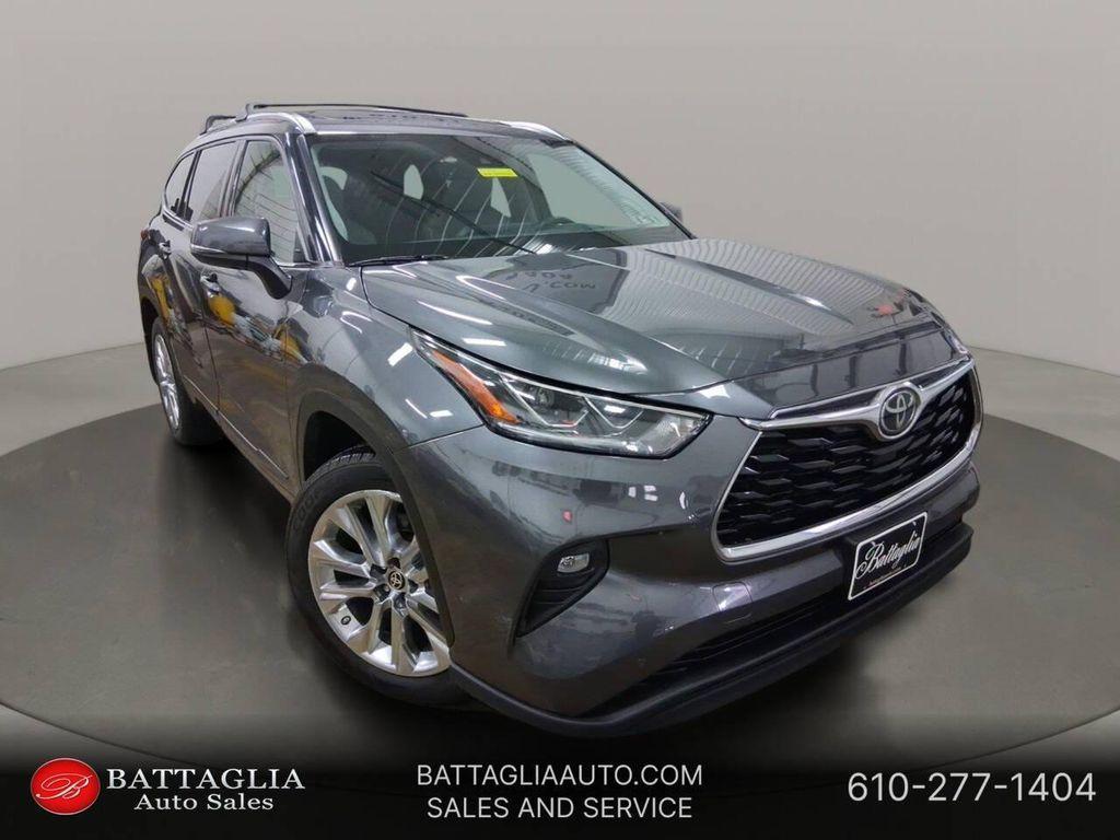used 2022 Toyota Highlander car, priced at $37,555