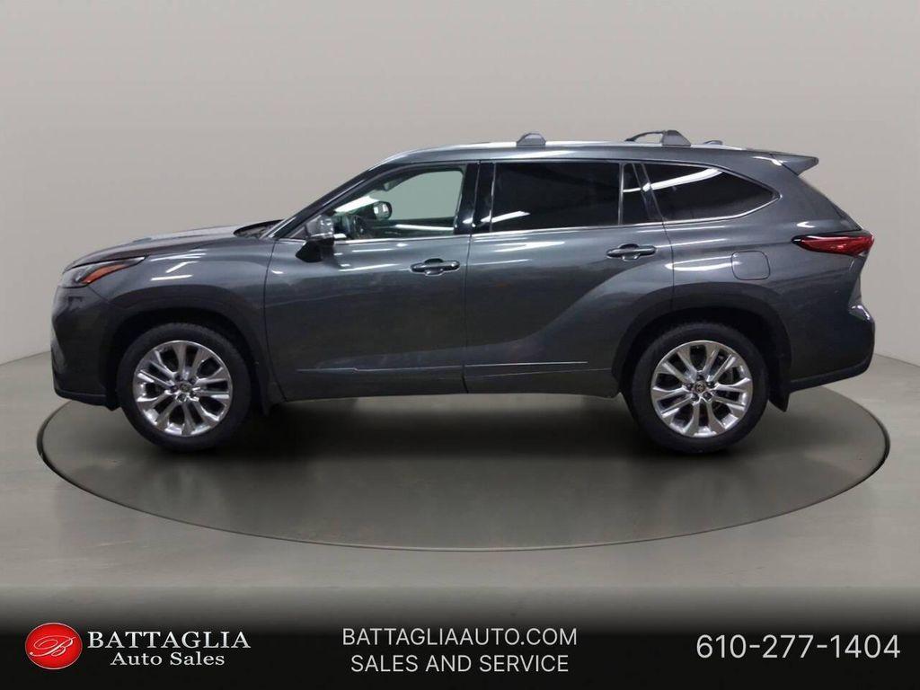 used 2022 Toyota Highlander car, priced at $37,555