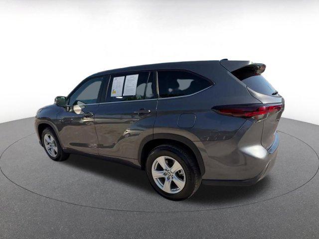 used 2025 Toyota Highlander car, priced at $34,995