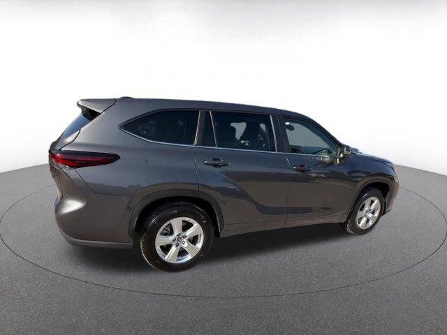 used 2025 Toyota Highlander car, priced at $34,995