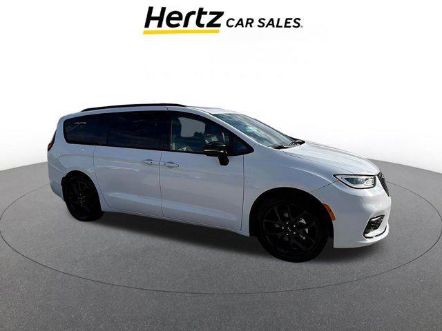 used 2025 Chrysler Pacifica car, priced at $35,064