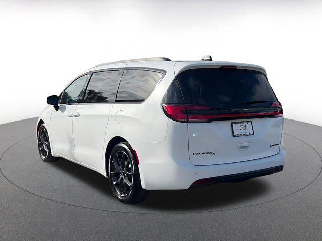 used 2025 Chrysler Pacifica car, priced at $35,064