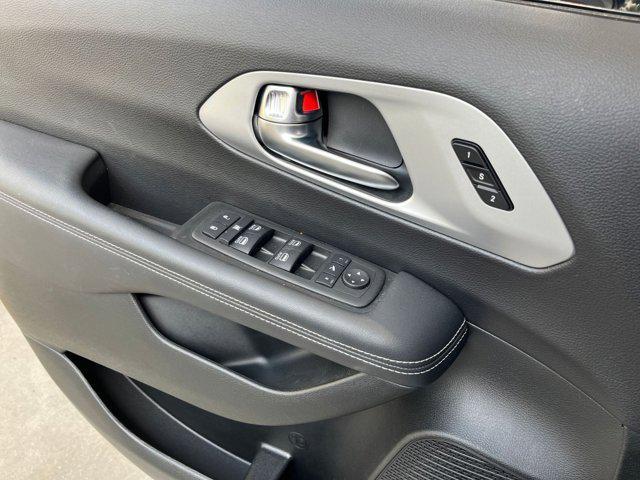 used 2025 Chrysler Pacifica car, priced at $35,064