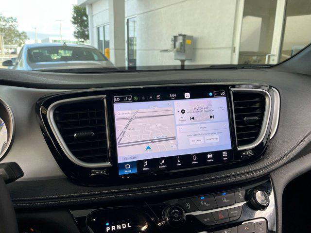 used 2025 Chrysler Pacifica car, priced at $35,064