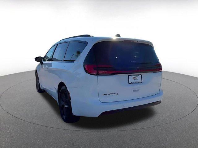 used 2025 Chrysler Pacifica car, priced at $33,250