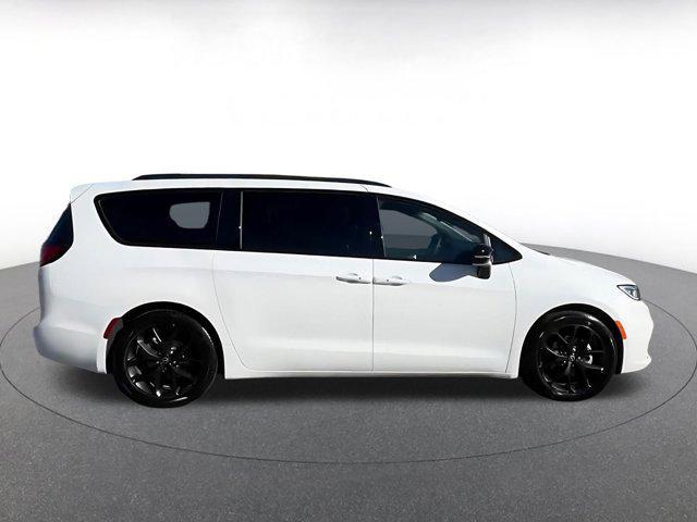 used 2025 Chrysler Pacifica car, priced at $33,250