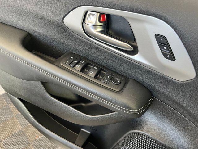 used 2025 Chrysler Pacifica car, priced at $33,250