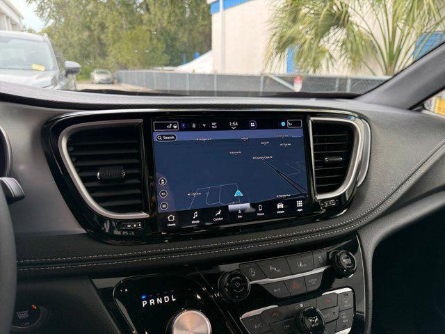 used 2025 Chrysler Pacifica car, priced at $33,289