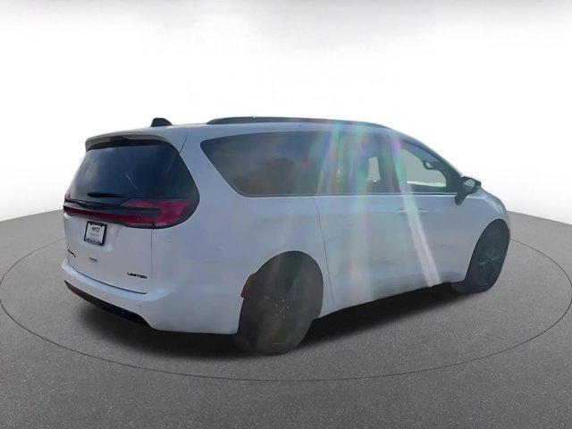 used 2025 Chrysler Pacifica car, priced at $33,289