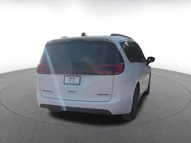 used 2025 Chrysler Pacifica car, priced at $33,289