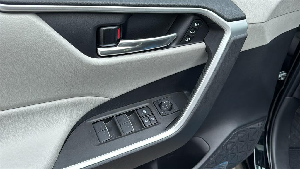 new 2025 Toyota RAV4 car, priced at $40,264