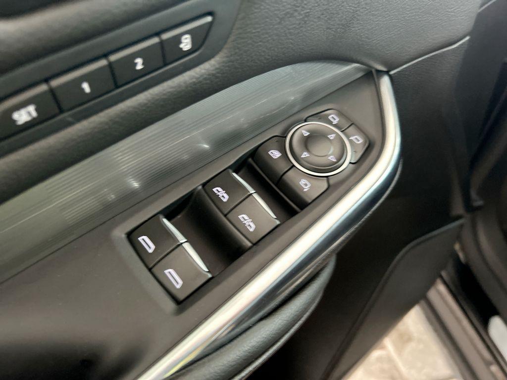 used 2025 Cadillac XT4 car, priced at $31,500