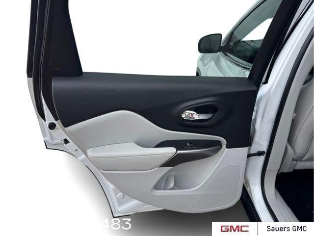 used 2022 Jeep Cherokee car, priced at $24,995