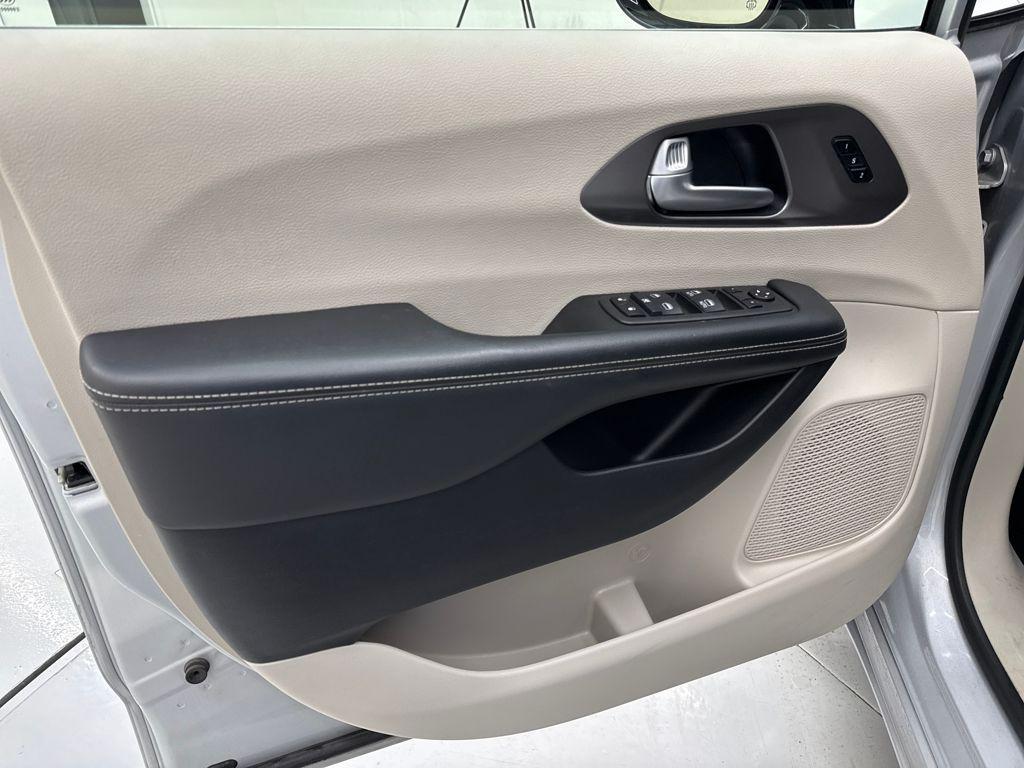 used 2024 Chrysler Pacifica car, priced at $26,955