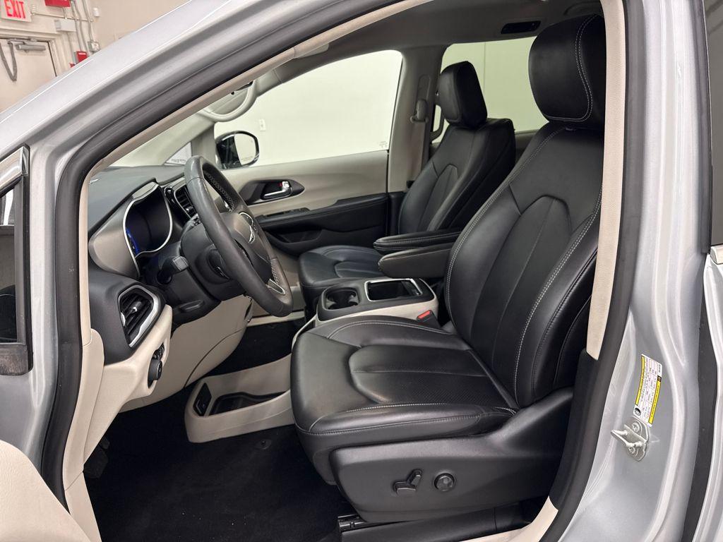 used 2024 Chrysler Pacifica car, priced at $26,955