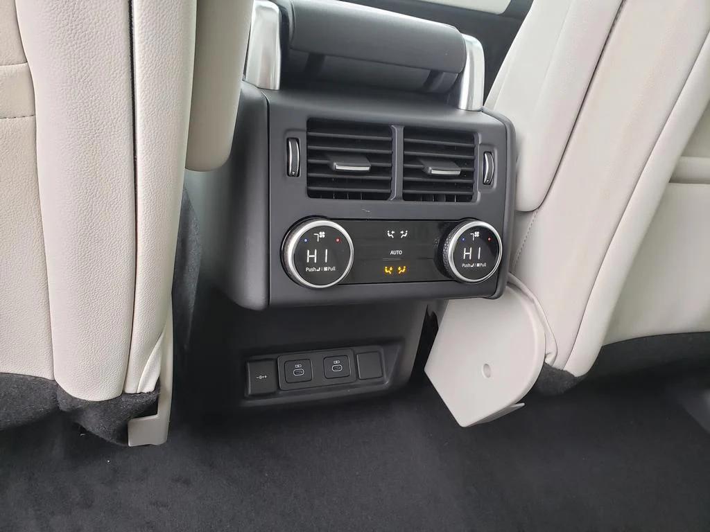 used 2026 Land Rover Discovery car