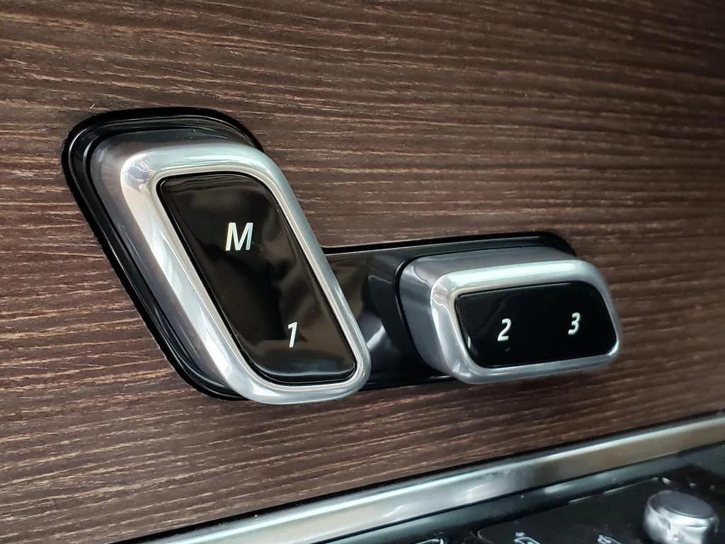 new 2025 Land Rover Range Rover car, priced at $121,635