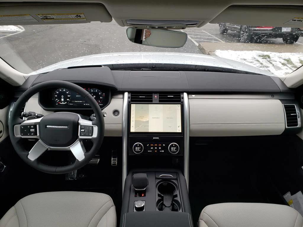 new 2026 Land Rover Discovery car, priced at $76,925