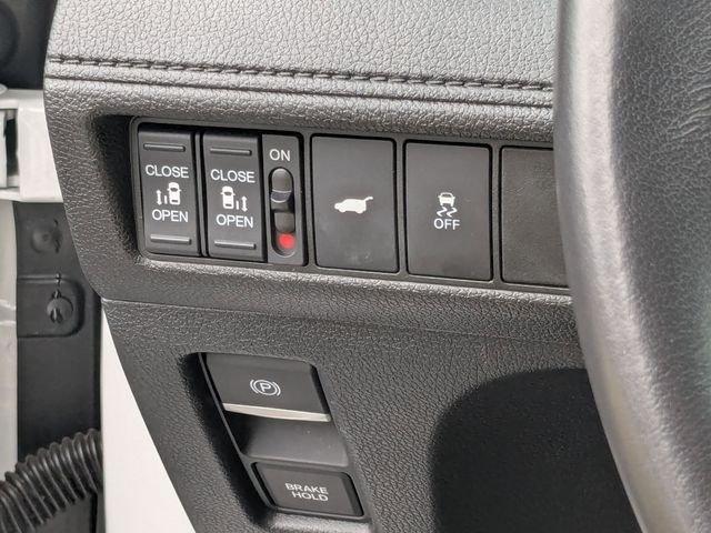 used 2025 Honda Odyssey car, priced at $38,316