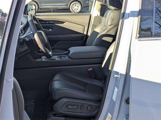 new 2025 Honda Pilot car, priced at $52,280