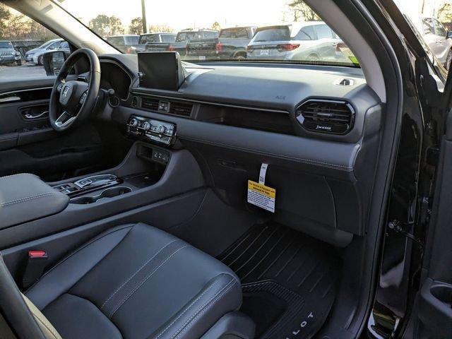 new 2025 Honda Pilot car, priced at $49,195
