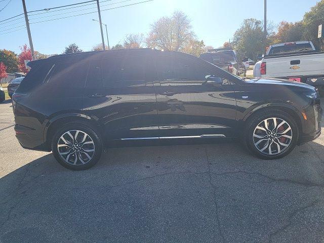 used 2023 Cadillac XT6 car, priced at $39,661