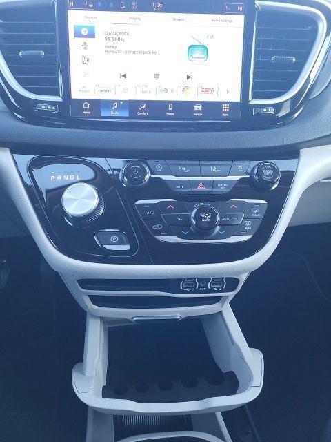 used 2024 Chrysler Pacifica car, priced at $29,000