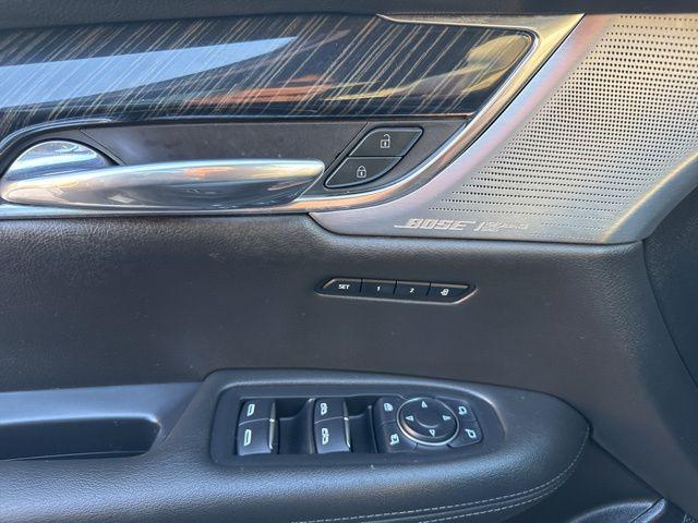 used 2022 Cadillac XT6 car, priced at $29,000