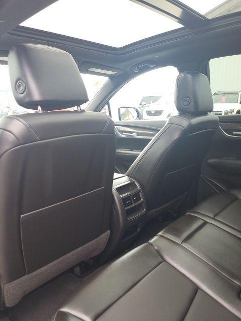 used 2022 Cadillac XT5 car, priced at $30,700