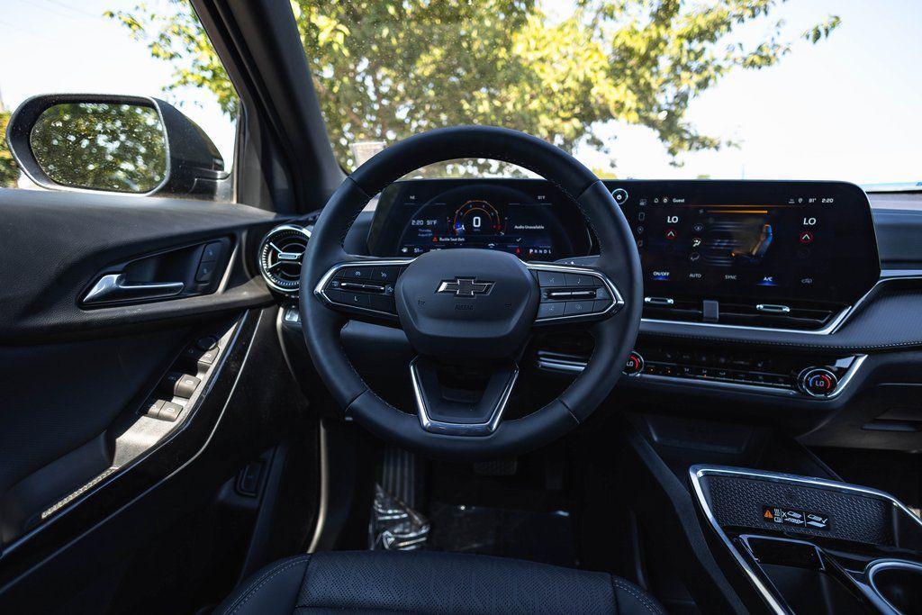 new 2025 Chevrolet Equinox car, priced at $33,350