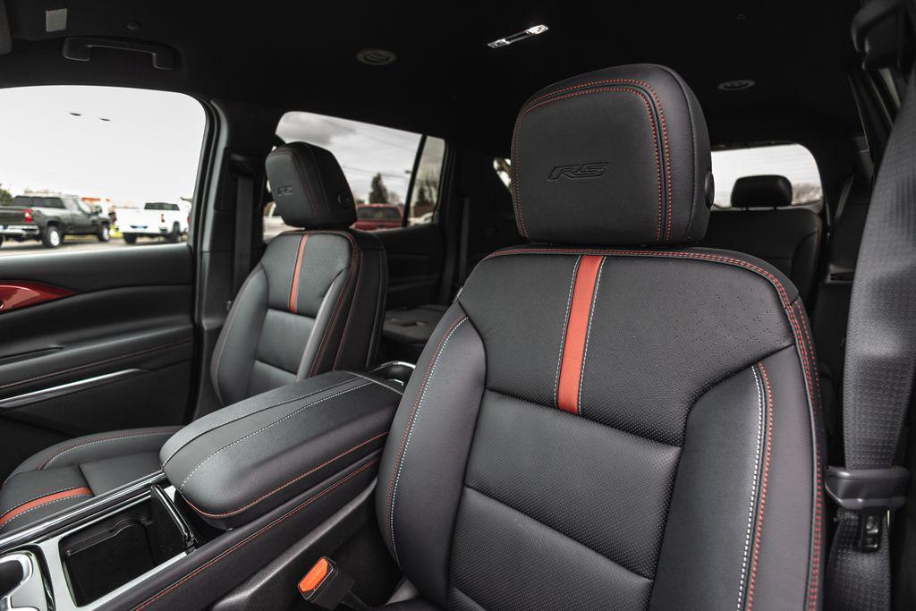 new 2026 Chevrolet Traverse car, priced at $60,800