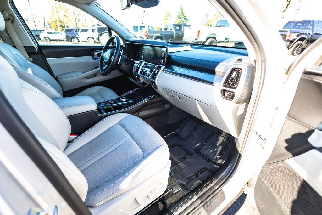used 2023 Kia Sorento Hybrid car, priced at $29,417