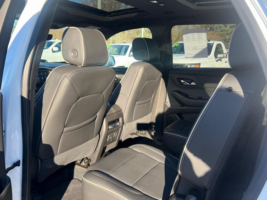 used 2022 Chevrolet Traverse car, priced at $33,900