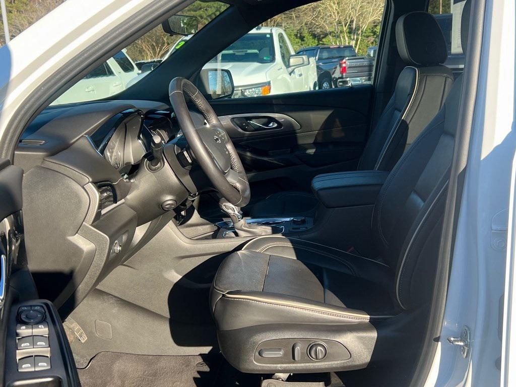 used 2022 Chevrolet Traverse car, priced at $33,900
