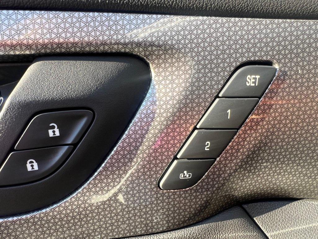 used 2022 Chevrolet Traverse car, priced at $33,900