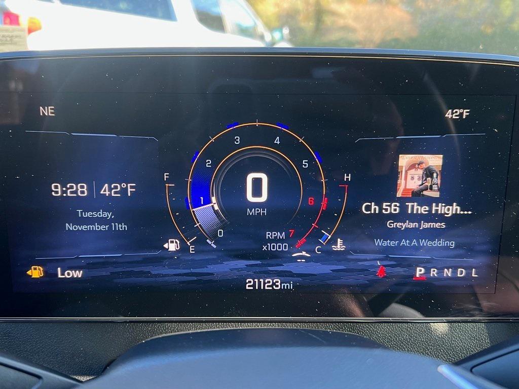 used 2025 Chevrolet Traverse car, priced at $36,892