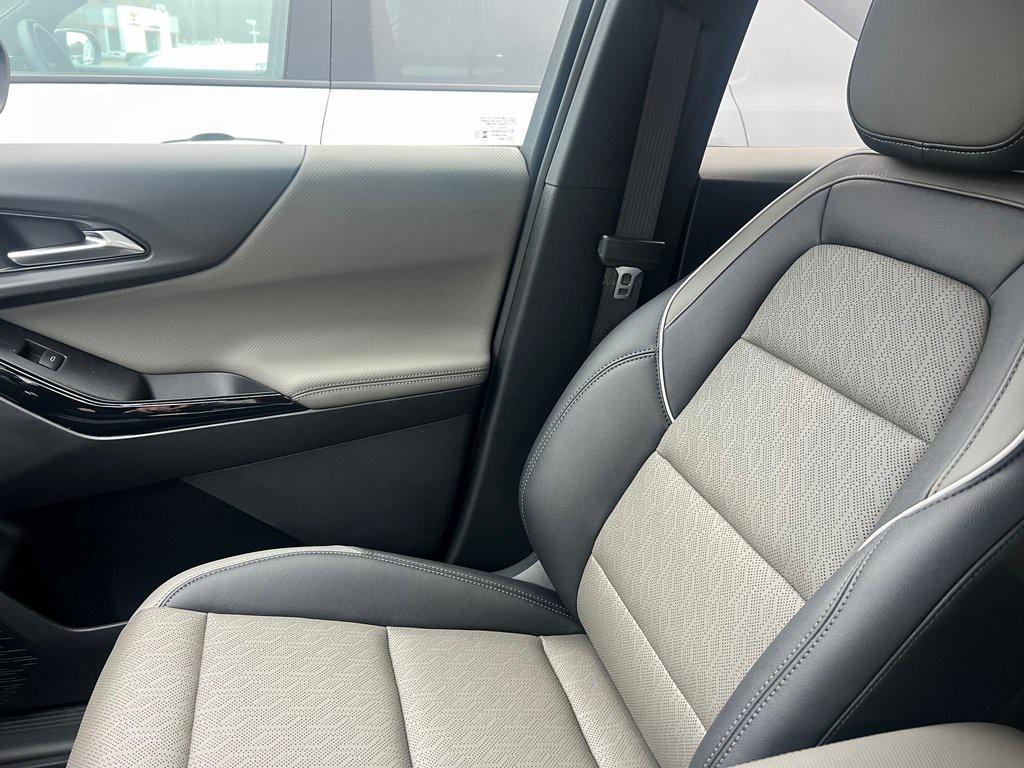 new 2026 Chevrolet Equinox car, priced at $33,815