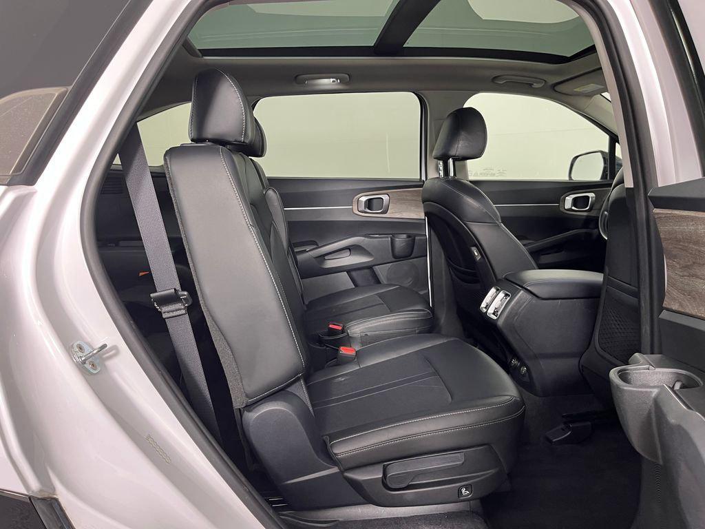 used 2021 Kia Sorento car, priced at $23,397