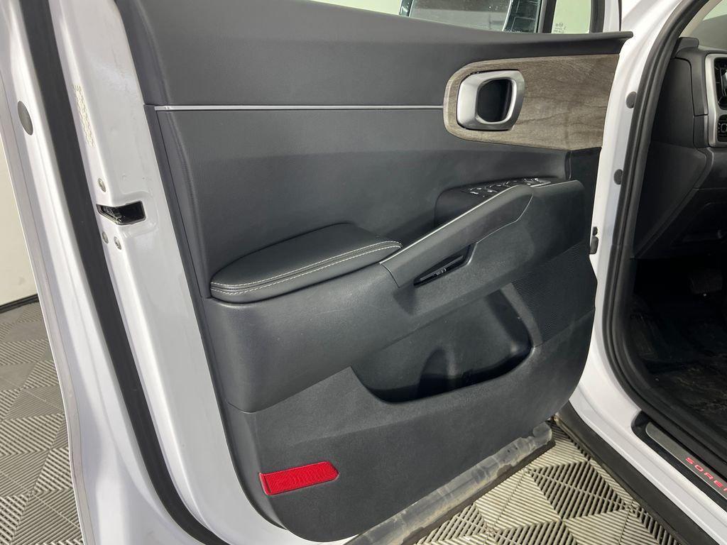used 2021 Kia Sorento car, priced at $23,397