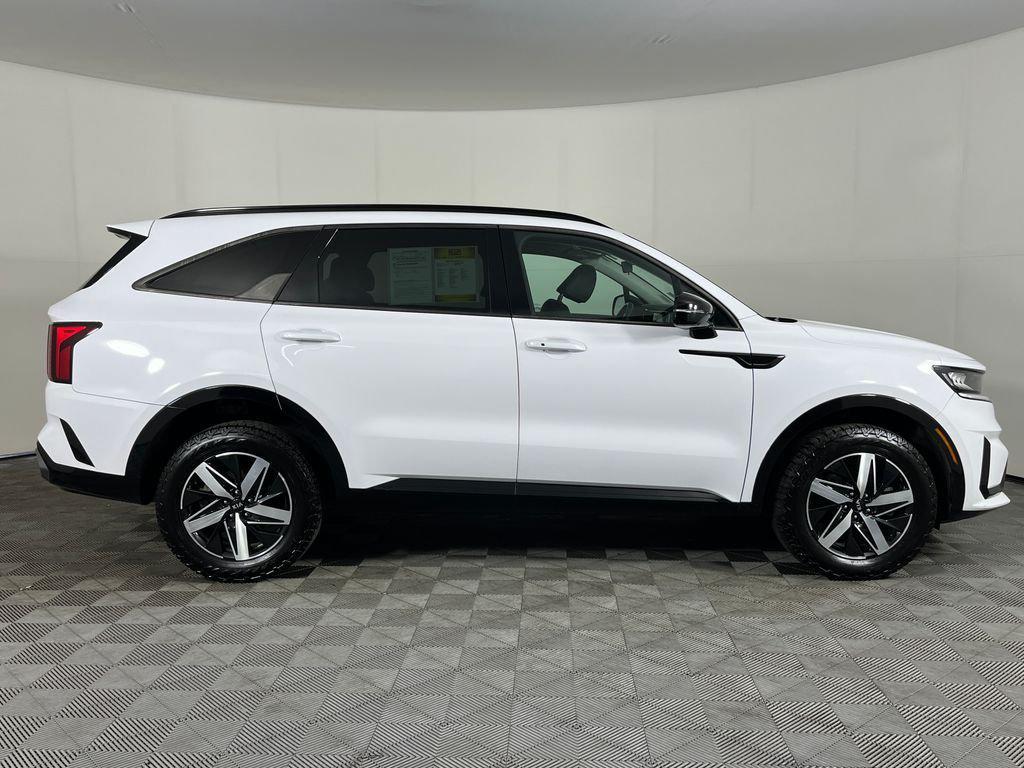 used 2021 Kia Sorento car, priced at $23,397