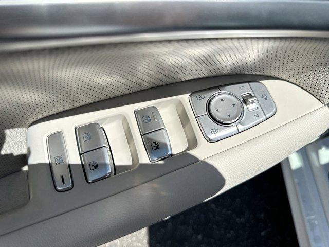 new 2025 Genesis G70 car, priced at $51,120