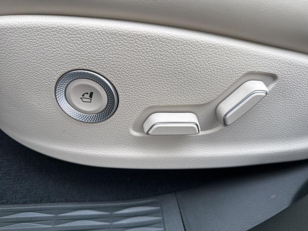 used 2025 Genesis GV80 car, priced at $69,900