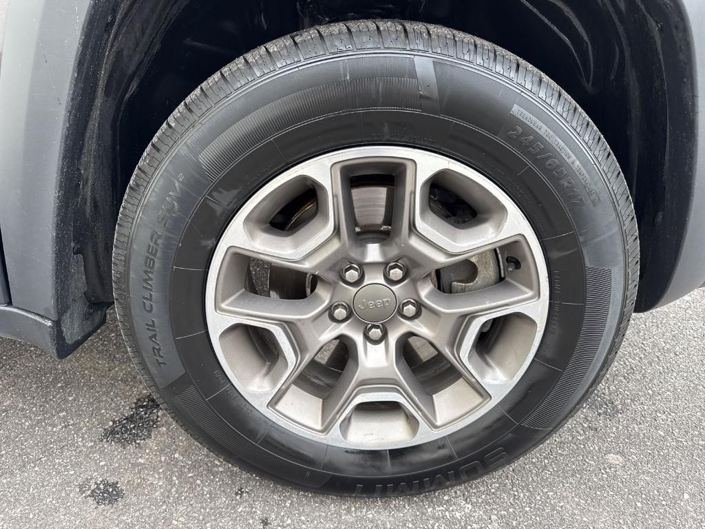 used 2021 Jeep Cherokee car, priced at $17,900