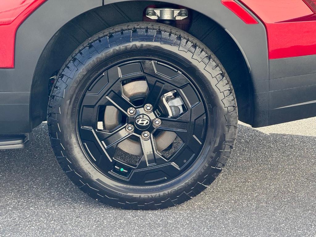 used 2025 Hyundai Santa Fe car, priced at $42,700