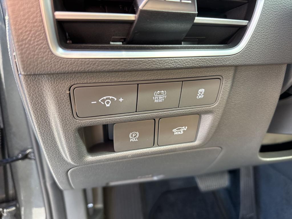 used 2025 Hyundai Sonata Hybrid car, priced at $31,600