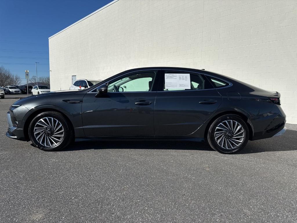 used 2025 Hyundai Sonata Hybrid car, priced at $31,600