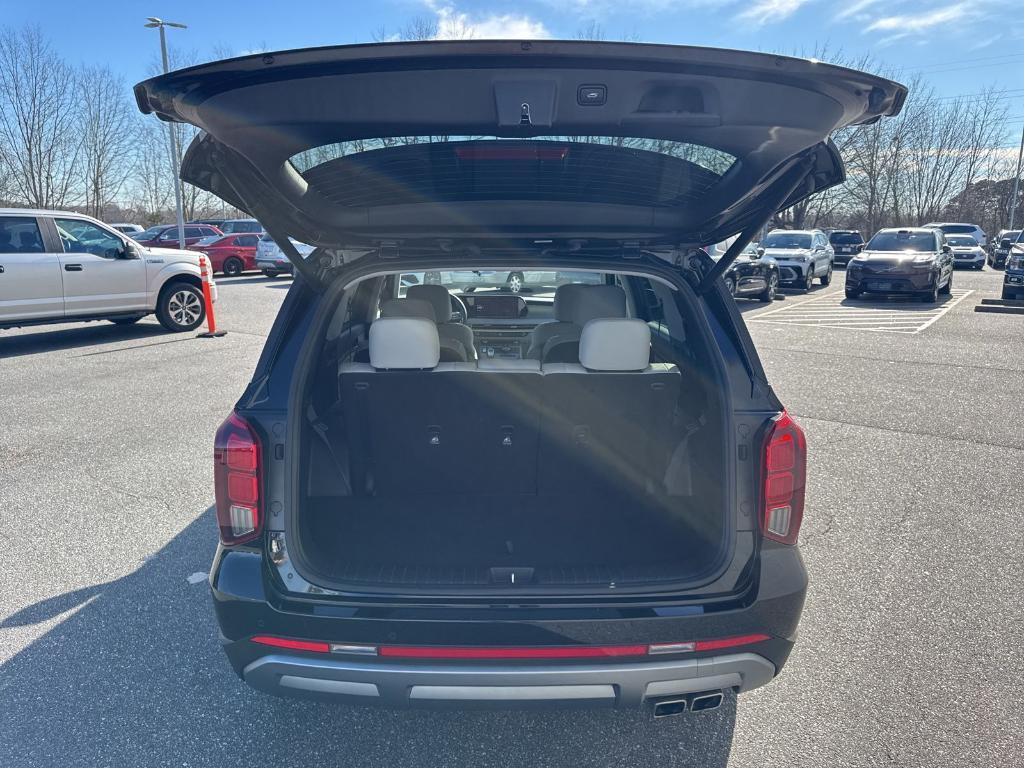 used 2025 Hyundai Palisade car, priced at $36,900